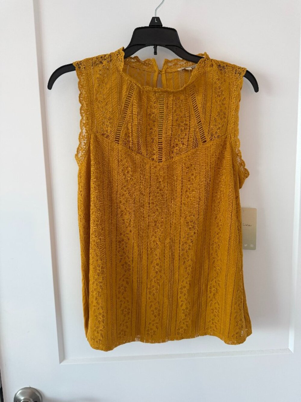 Lily White Top NWT
